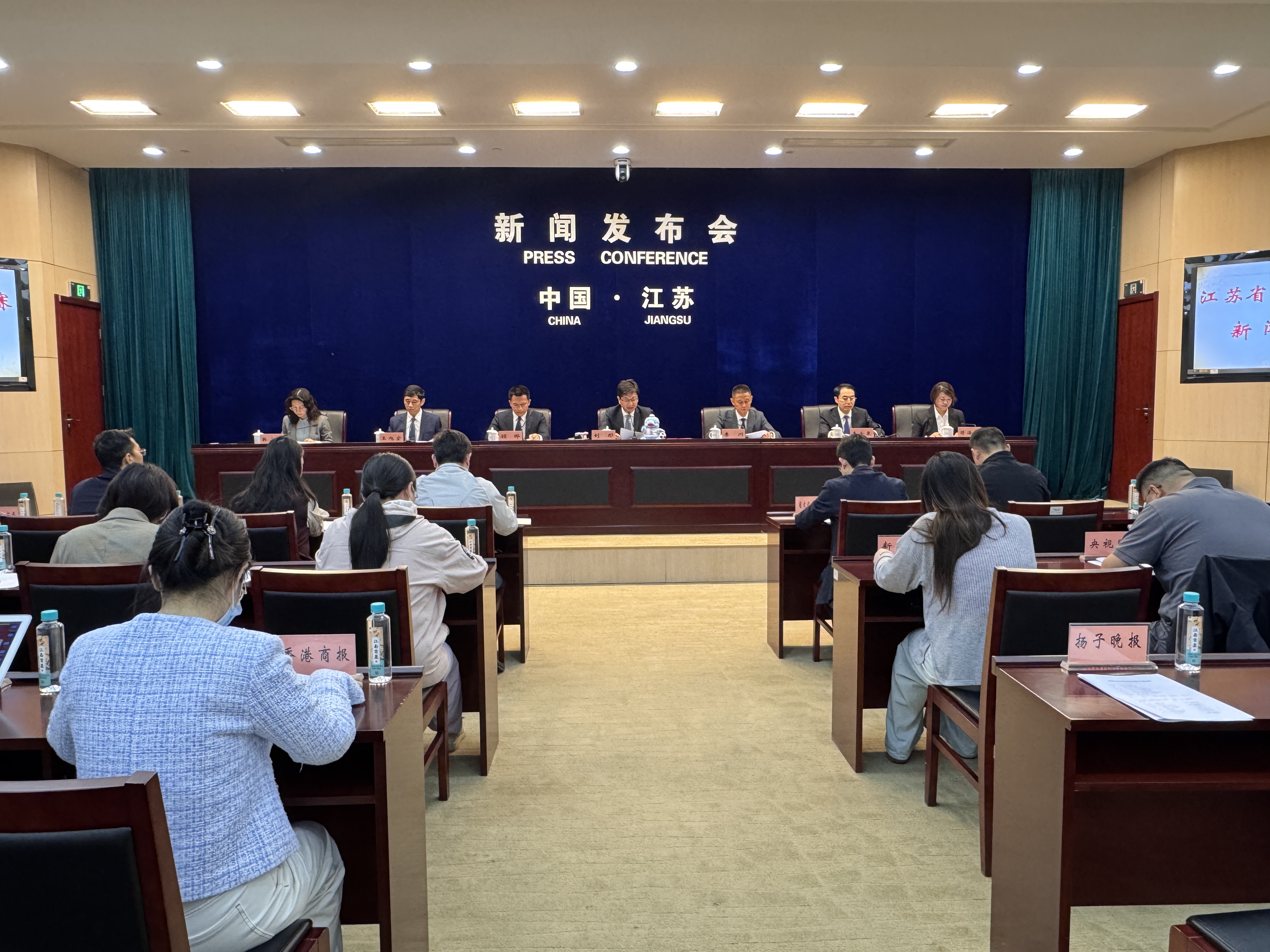 逐梦绿茵场 2025年江苏省城市足球联赛明日开赛-第1张图片-ZBLOG