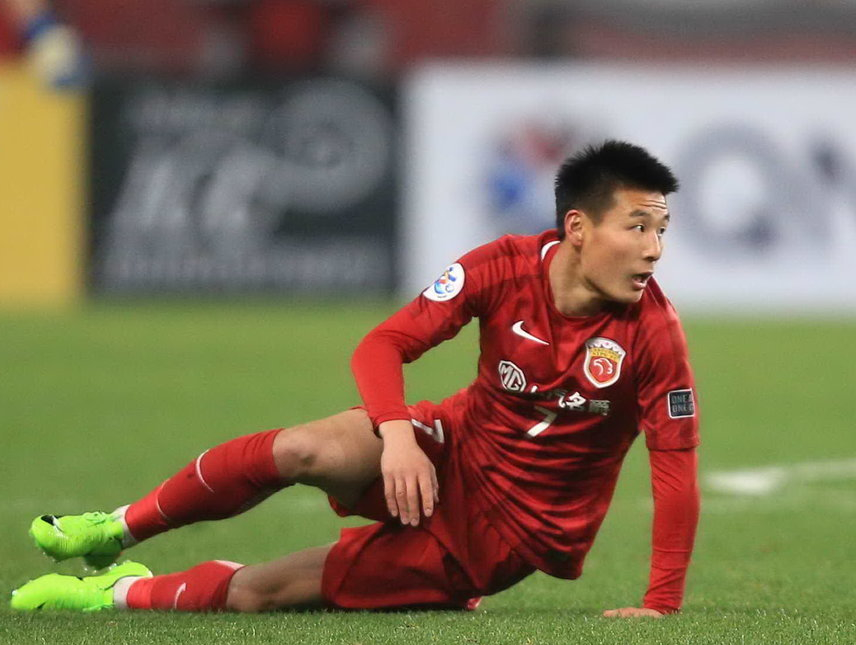 上港惊险战胜浦和红钻，一人表现出色遗憾未入国足-第3张图片-ZBLOG
