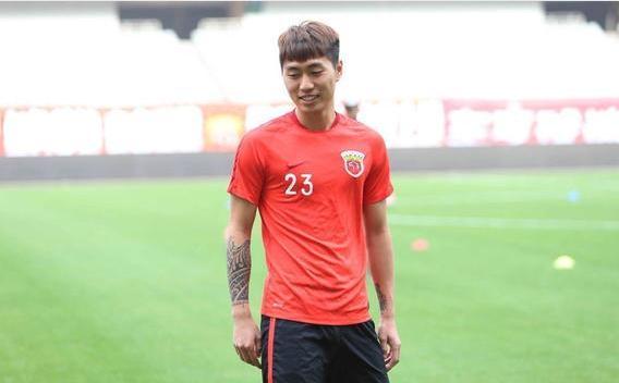 上港惊险战胜浦和红钻，一人表现出色遗憾未入国足-第4张图片-ZBLOG